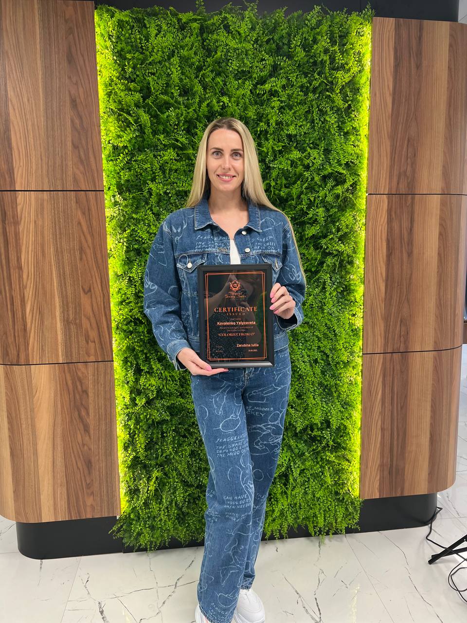 Elizabeth Hair Madeira blond work